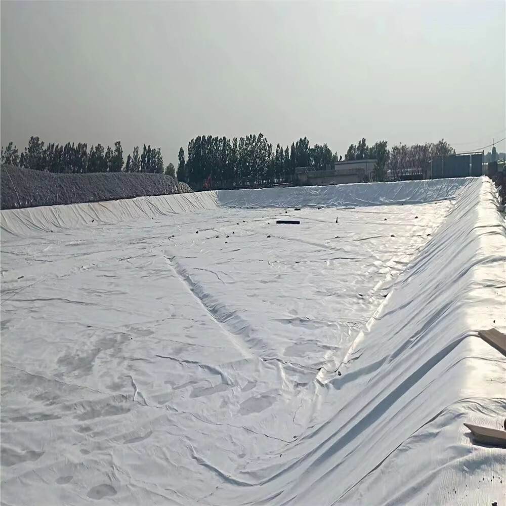 Customizable Geotextile Fabric for Highway and Dam Construction